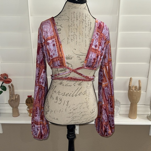 Urban Outfitters UO Florentina Print Wrap Top - Picture 1 of 13